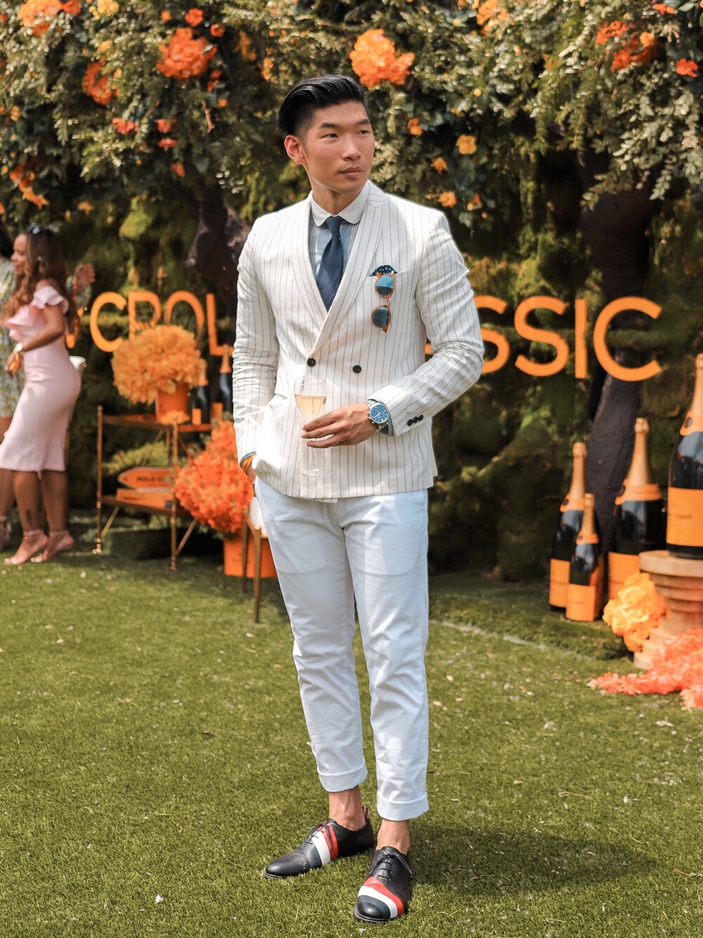 「summer、POLO、men、menswear、mens fashion、mensfashion、PARTY、ALLWHITE、white、THOMBROWNE」｜「THOM BROWNEのアイテム（ドレスシューズ、ブルー系）」を使った、Levitate Styleさん（メンズ・180cm）の夏コーディネートの1枚目の写真