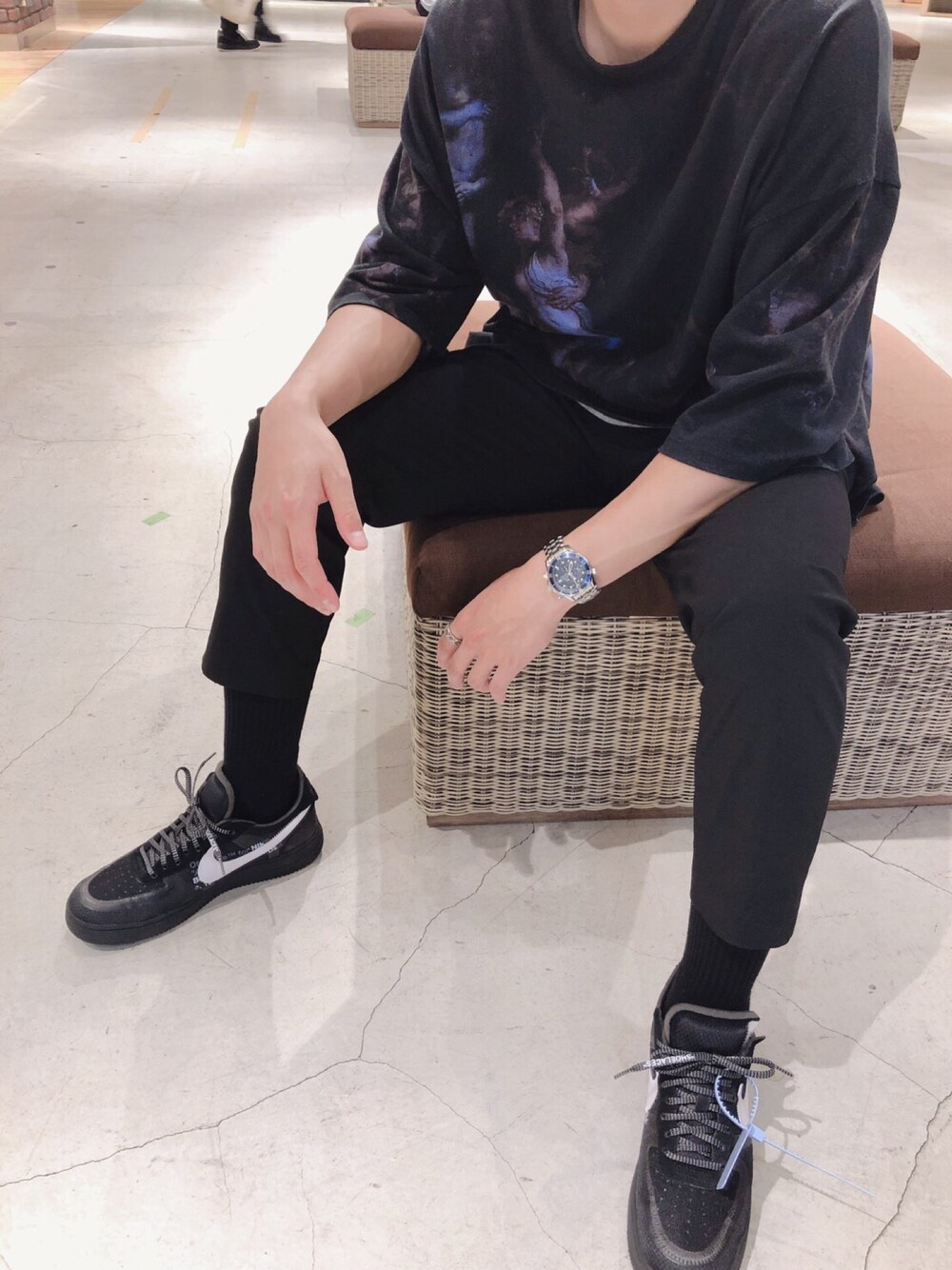 「オトナカジュアル、アンクルパンツ、ユニクロ、OFF-WHITE、コディサンダーソン、ラッドミュージシャン、黒コーデ、ビックシルエット」｜「OMEGAのアイテム（アナログ腕時計、シルバー系）」を使った、grayさん（メンズ・177cm）の夏コーディネートの1枚目の写真