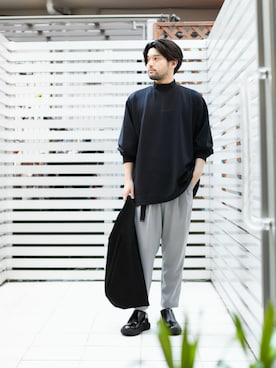 「ATTACHMENT（アタッチメント）のソリビアツイル ツータックイージーパンツ（スラックス）」を使った、SHUさん（メンズ・170cm）の夏コーディネート
