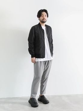 「ATTACHMENT（アタッチメント）のソリビアツイル ツータックイージーパンツ（スラックス）」を使った、SHUさん（メンズ・170cm）の夏コーディネート