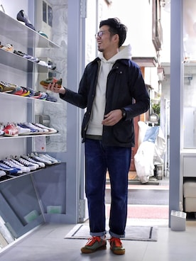「白パーカー」｜「アイテム（その他アウター）」を使った、matsu_no_motoさん（メンズ・176cm）の春コーディネート