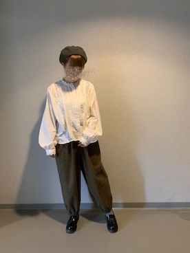 「niko and...（ニコアンド）のアイテム（シャツ/ブラウス、ホワイト系）」を使った、ay🧸さん（レディース）の秋コーディネート