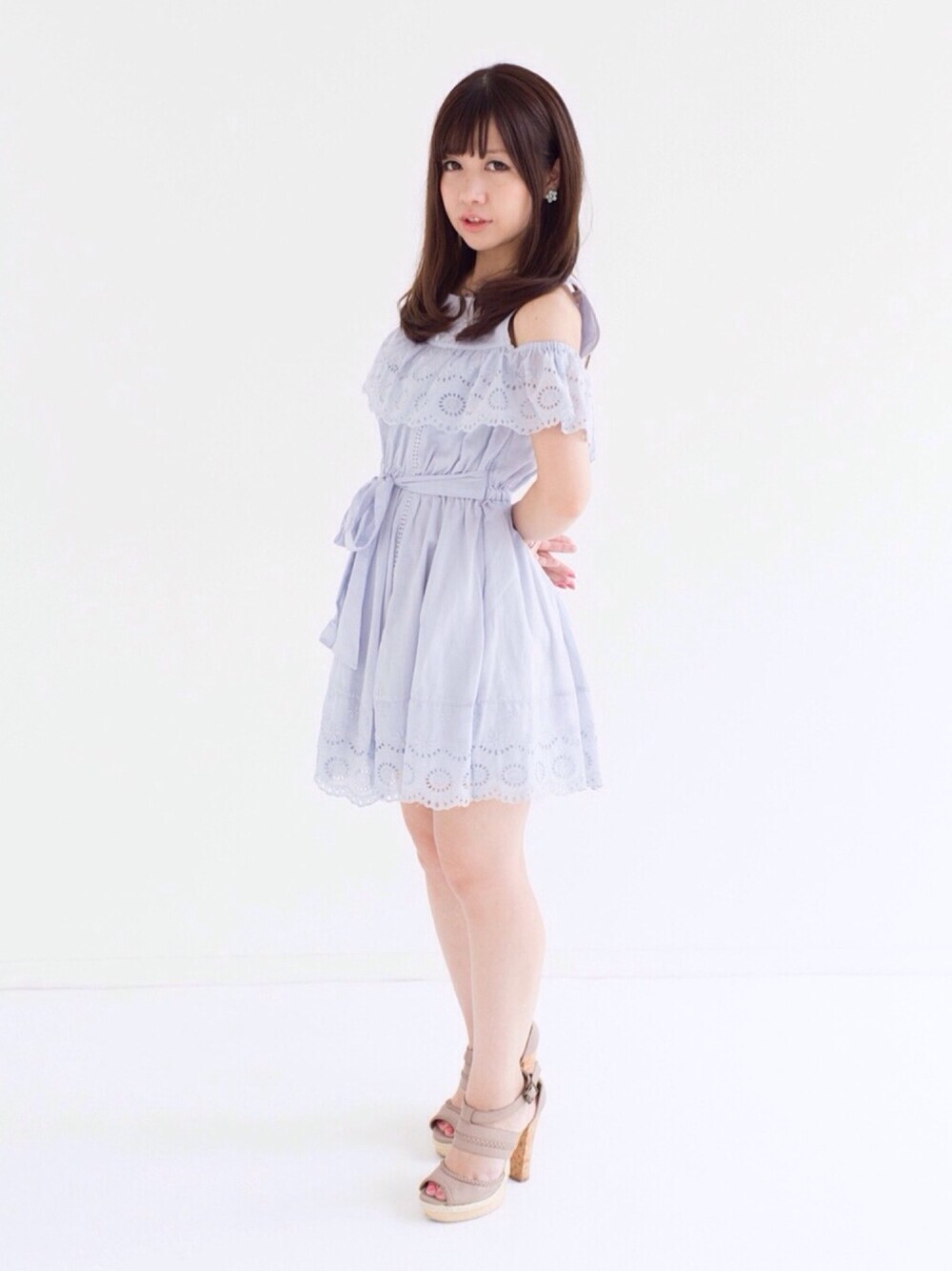 「過去code、女子コーデ、女子ウケ、fashion、オールインワン、dazzlin、マーキュリーデュオ(MERCURYDUO)、肩だし、肩フリル、可愛い系」｜「dazzlinのアイテム（つなぎ/オールインワン、ブルー系）」を使った、Mai Hatsuzakiさん（レディース・153cm）の冬コーディネートの1枚目の写真