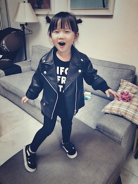 「petit main（プティマイン）のアイテム（その他アウター）」を使った、木子女门木さん（キッズ・100cm）の冬コーディネート