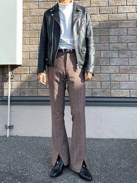 「スリットパンツ」｜「アイテム（ライダースジャケット）」を使った、リタさん（メンズ・173cm）の秋コーディネート