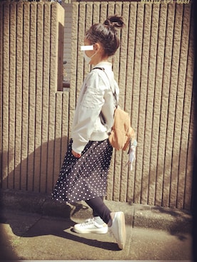 「ワンピース×スニーカー」｜「アイテム（ノーカラージャケット）」を使った、krkids0312さん（キッズ・121cm）の春コーディネート