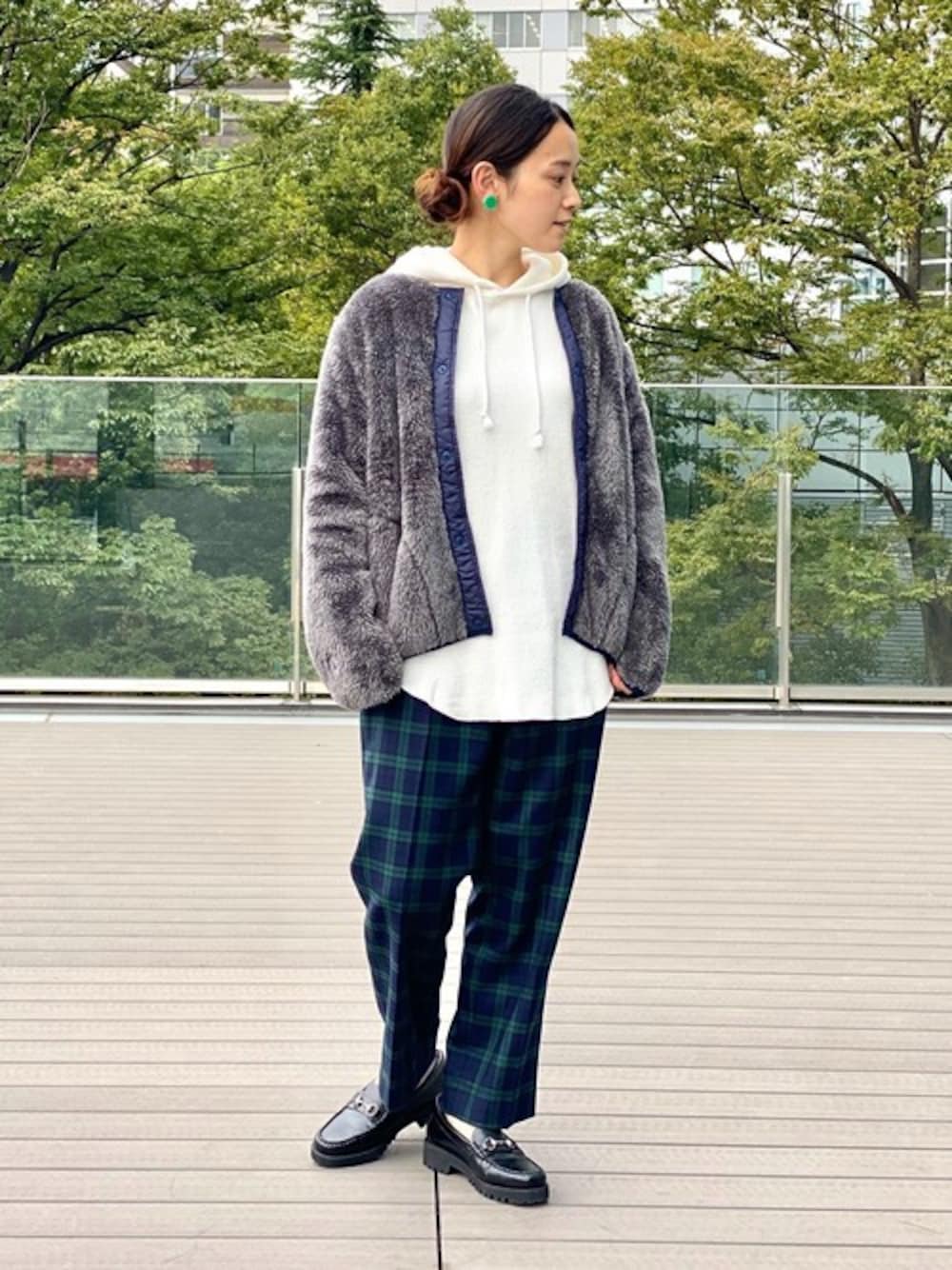 「チャンピオン、ボア、BEAMS、ブラックウォッチ、Champion、ボアジャケット、BEAMS BOY、ビームスボーイ、BASS、healthknit」｜「BEAMS BOYのChampion × BEAMS BOY / 別注 ボア スナップジャケット（ノーカラージャケット、グレー系）」を使った、BEAMS BOYさん（レディース・156cm）の秋コーディネートの1枚目の写真