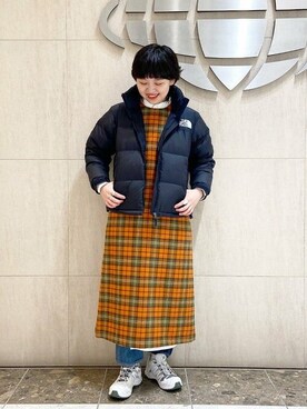 「チェックワンピース」｜「アイテム（ダウンジャケット/コート）」を使った、BEAMS BOYさん（レディース・160cm）の秋コーディネート