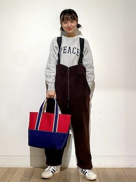 「BEAMS PLUS（ビームスプラス）のアイテム（バッグ）」を使った、BEAMS BOYさん（レディース・163cm）の冬コーディネート