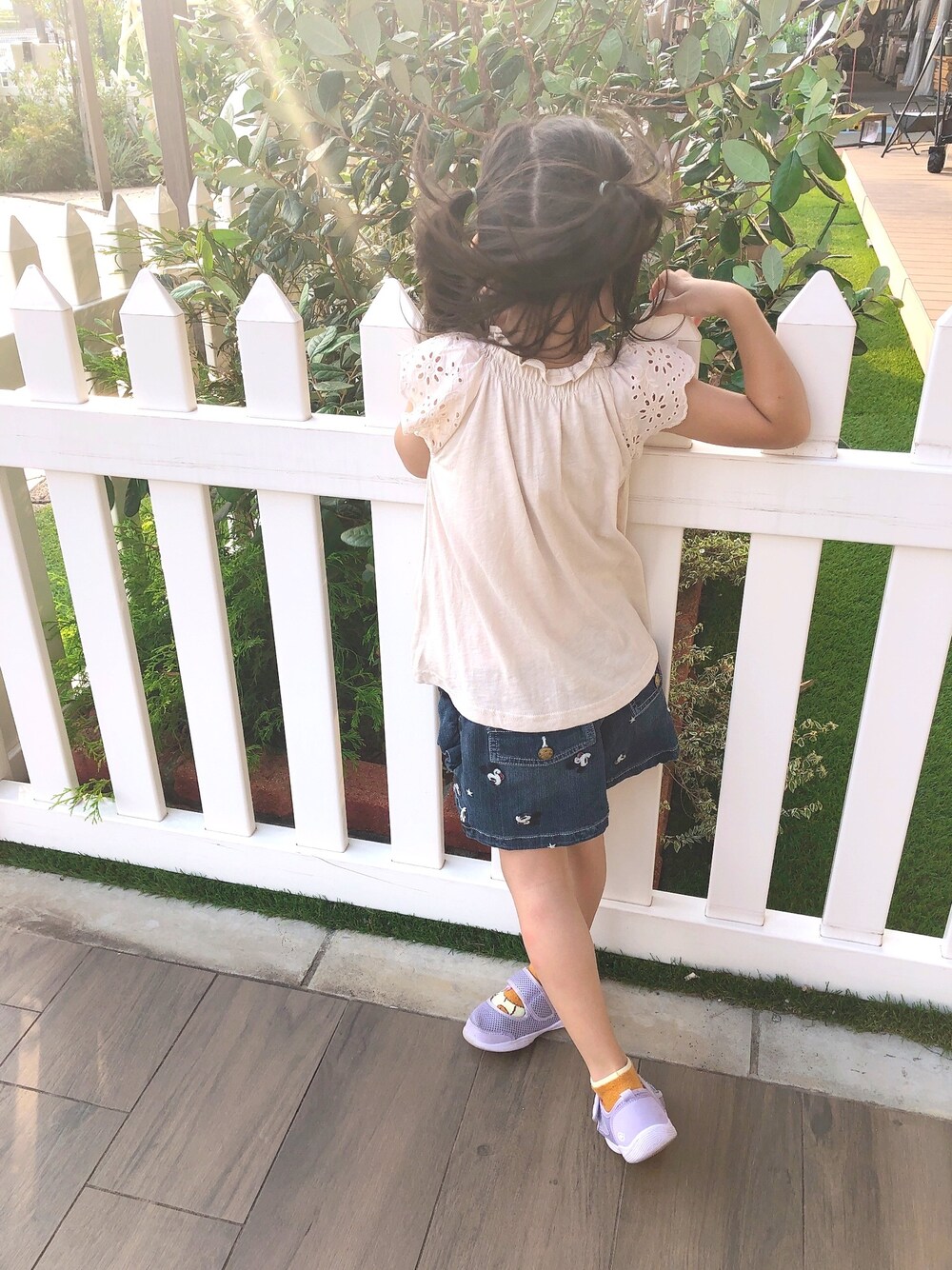 「petitmain、プティマイン、ダディオダディ、ミッキー、キッズコーデ、キッズファッション」｜「petit mainのアイテム（トップス、ホワイト系）」を使った、さーちゃんさん（キッズ・100cm）の夏コーディネートの1枚目の写真