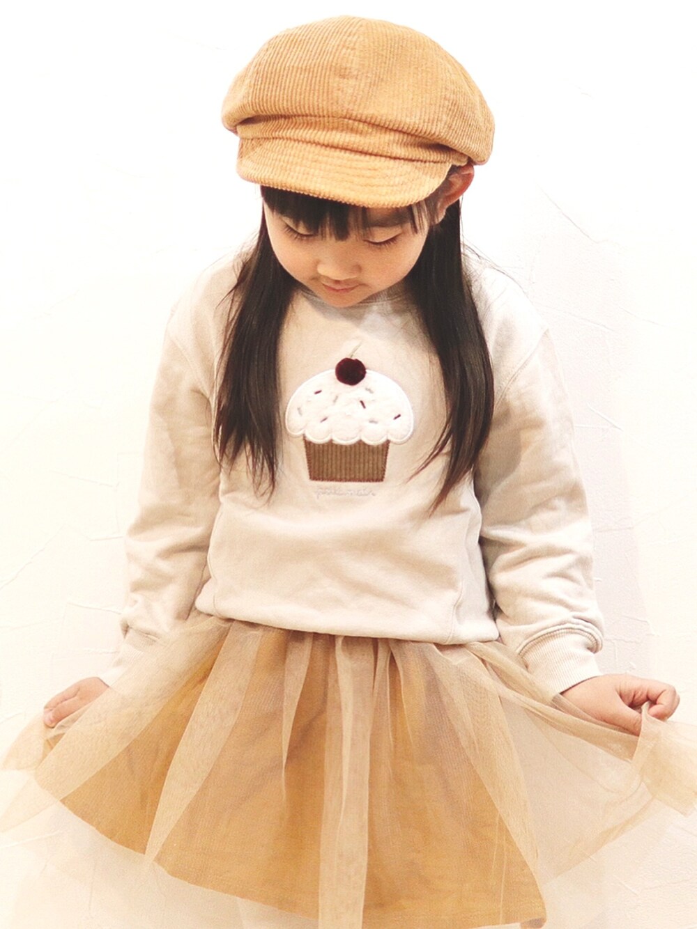 「petit main、プティマイン、ZARA KIDS、ザラ、チュール、キャスケット、キッズコーデ」｜「ZARA KIDSのアイテム（スカート、ベージュ系）」を使った、さーちゃんさん（キッズ・110cm）の冬コーディネートの1枚目の写真