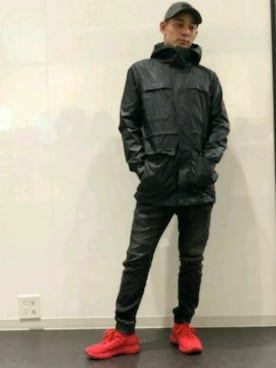 「black」｜「アイテム（マウンテンパーカー）」を使った、Ryoさん（メンズ・165cm）の冬コーディネート