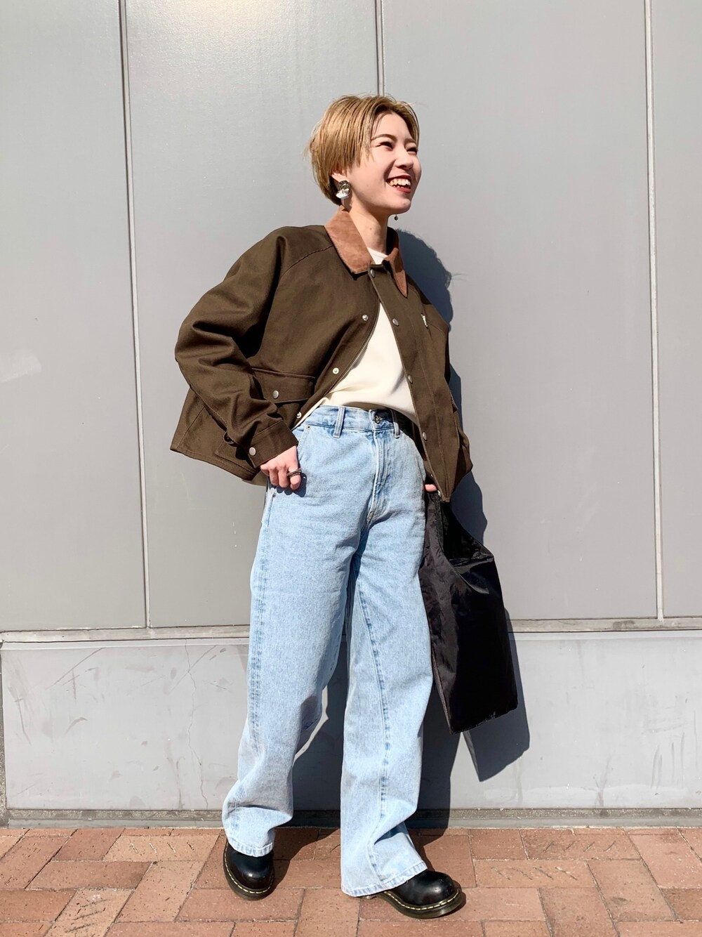 「カジュアル、オトナカジュアル、パンツスタイル、デニム、大人女子、デニムコーデ、ジーナシス、JEANASiS、ラフ、春コーデ」｜「JEANASISのハンティングショートジャケット/932875（その他アウター、グリーン系）」を使った、もえぴさん（レディース・150cm）の冬コーディネートの1枚目の写真