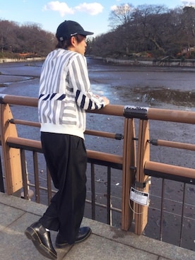 「koe×THOM BROWNE（コエトムブラウン）のアイテム」を使った、Kazumaさん（メンズ・172cm）の冬コーディネート