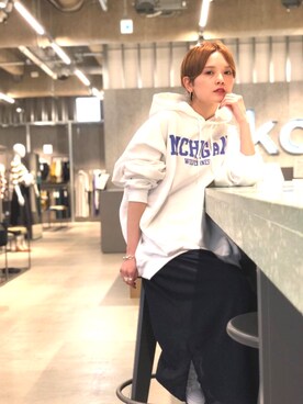 「koe（コエ）の【UNISEX対応】カレッジロゴパーカー 〇（パーカー）」を使った、Kazumaさん（レディース・150cm）の秋コーディネート