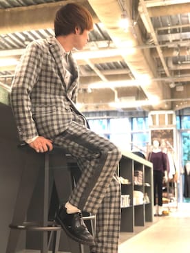 「koe×THOM BROWNE（コエトムブラウン）のアイテム」を使った、Kazumaさん（メンズ・172cm）の秋コーディネート