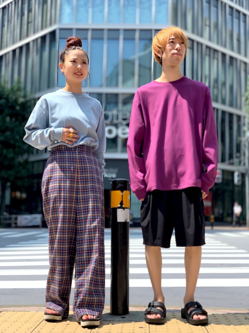 パープル系のTシャツ/カットソー、ブルー系のTシャツ/カットソー、その他のその他を着用したレディースの夏コーディネートの1枚目の写真
