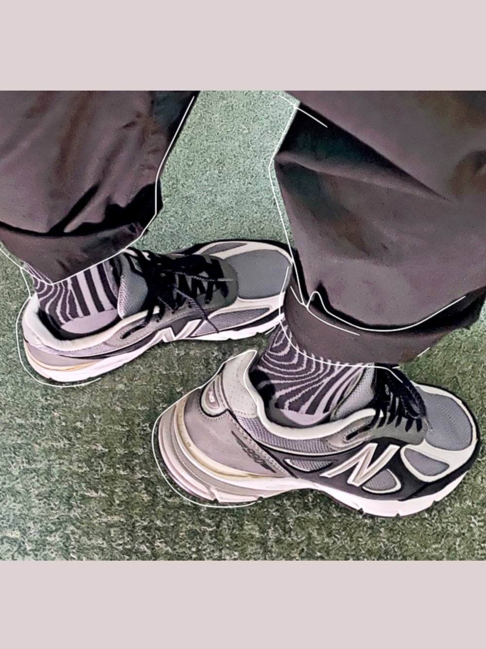 「NEW BALANCEのアイテム（スニーカー、グレー系）」を使った、Kさん（メンズ・170cm）の夏コーディネートの1枚目の写真