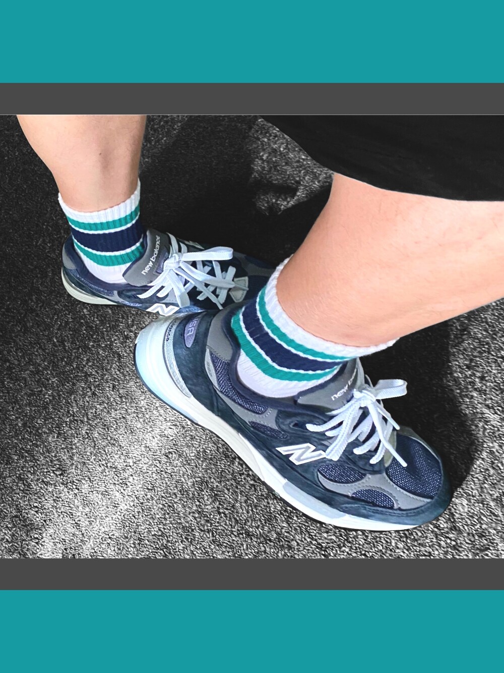 「M992GG、new balance992」｜「NEW BALANCEのアイテム（スニーカー、ブルー系）」を使った、Kさん（メンズ・170cm）の秋コーディネートの1枚目の写真