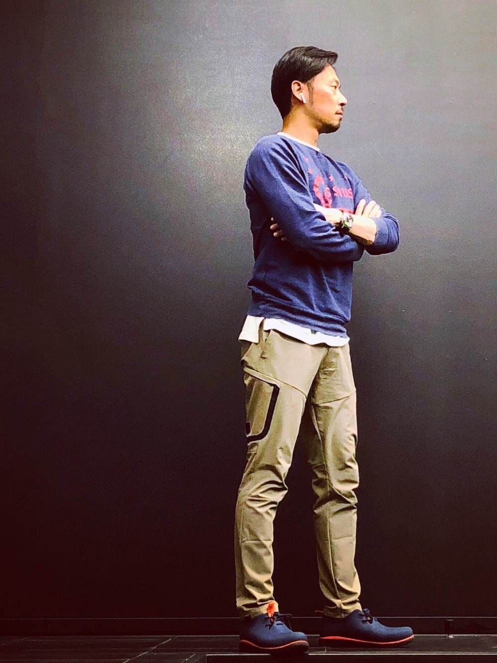 「大人カジュアル、ootd、ジャストサイズ、スキニーパンツ、スポーツミックス、古着風、レインシューズ」｜「UNDER ARMOURのアイテム（スウェット、ブルー系）」を使った、Tripledouble567さん（メンズ・178cm）の春コーディネートの1枚目の写真