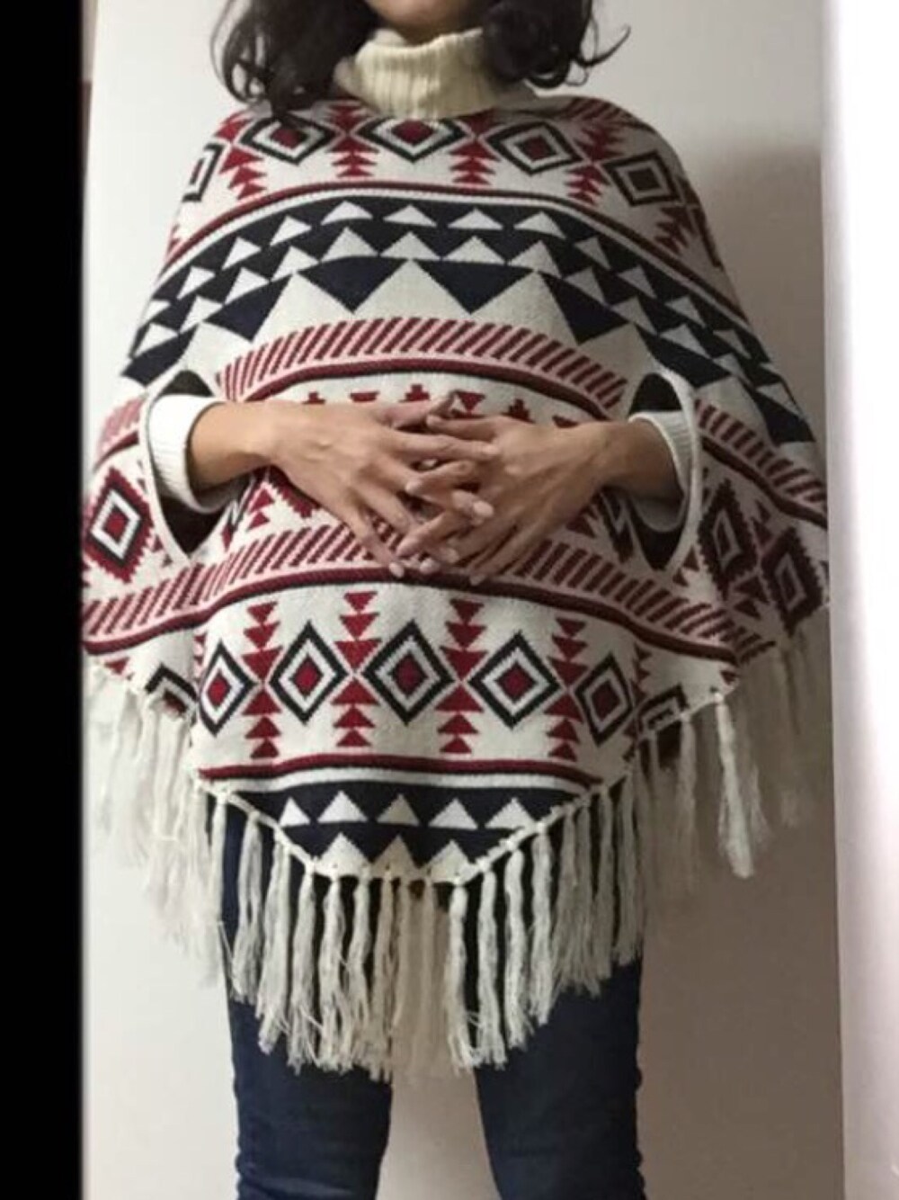 「ネイティブ柄」｜「no brandのアイテム（ポンチョ、ホワイト系）」を使った、keep bleeding blueさん（レディース・170cm）の冬コーディネートの1枚目の写真