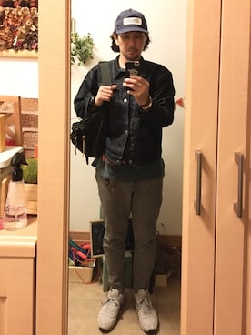 「グラミチ」｜「アイテム（デニムジャケット）」を使った、tomolexさん（メンズ・172cm）の冬コーディネート