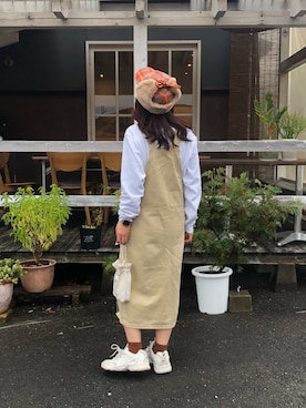 「サロペットスカート」｜「アイテム（財布/小物）」を使った、moeさん（レディース・155cm）の冬コーディネート