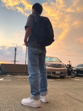 「エアフォース1」｜「アイテム（グレー系）」を使った、ryoさん（メンズ・175cm）の夏コーディネート