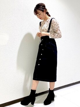「JILL by JILL STUART（ジルバイジルスチュアート）のアイテム（Tシャツ/カットソー）」を使った、JILL by JILL STUART STAFFさん（レディース・165cm）の冬コーディネート