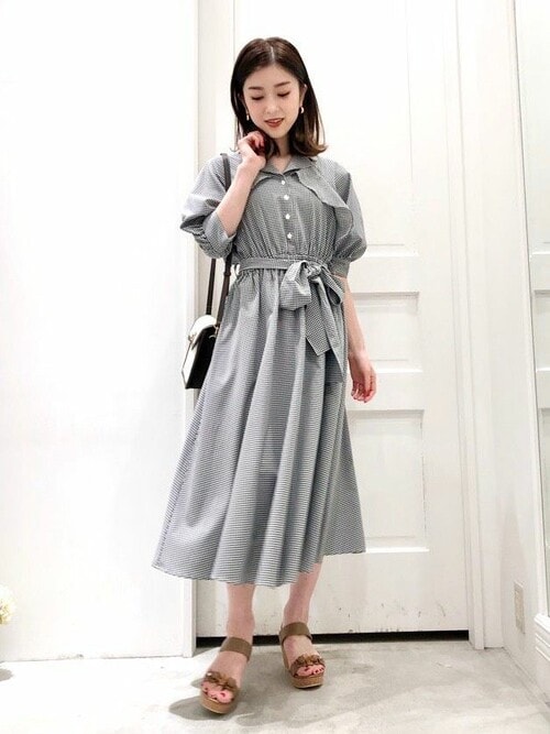 最新デザインの ラッフルトレンチワンピース 最新デザインの ラッフルトレンチワンピース