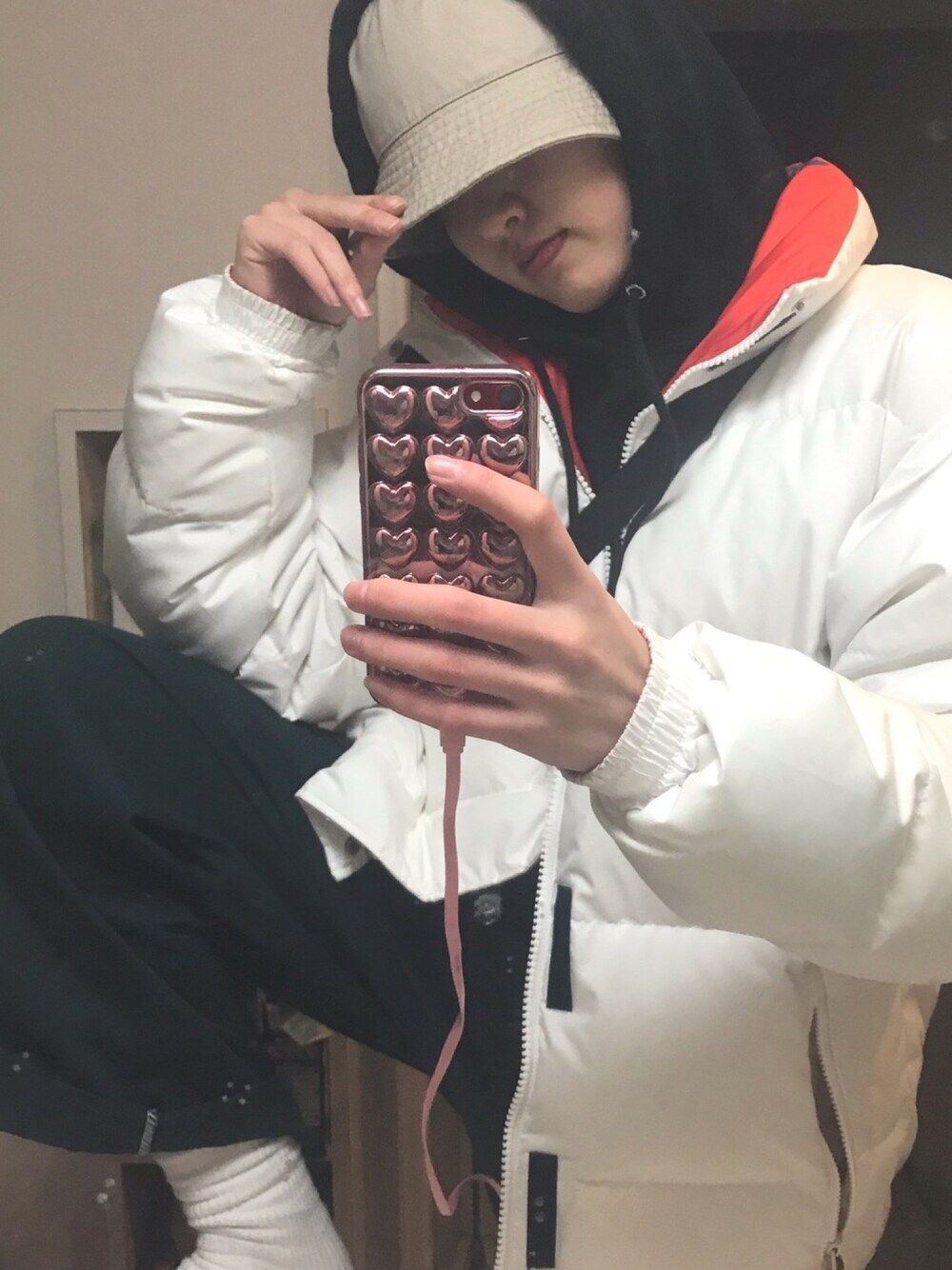 「ストリート、ストリートカジュアル、ストリートファッション、ootd、スケータースタイル」｜「HELLY HANSENのHELLY HANSEN / Bubble Down Jacket（ダウンジャケット/コート、ホワイト系）」を使った、ナオコさん（レディース・168cm）の夏コーディネートの1枚目の写真