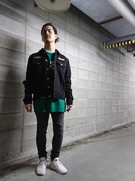 「DIESEL（ディーゼル）の00SZTT084NQ（デニムパンツ）」を使った、KENSEIさん（メンズ・174cm）の秋コーディネート