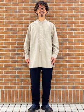 「coenスタッフスタイリング」｜「アイテム（チノパンツ）」を使った、coen Shinoさん（メンズ・165cm）の春コーディネート