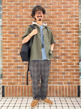 「coen（コーエン）のアイテム（スラックス）」を使った、coen Shinoさん（メンズ・165cm）の春コーディネート