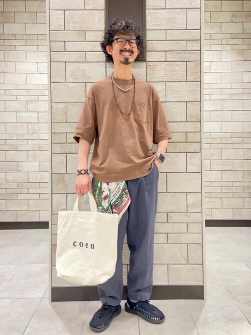 coen Shino使用「coen（【WEB限定カラー：シルバー】coen2WAYロゴトートバッグ）」的時尚穿搭
