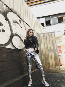 「Chiara Ferragni（キアラフェラーニ）のアイテム（スリッポン）」を使った、tekiyaさん（レディース・169cm）の秋コーディネート
