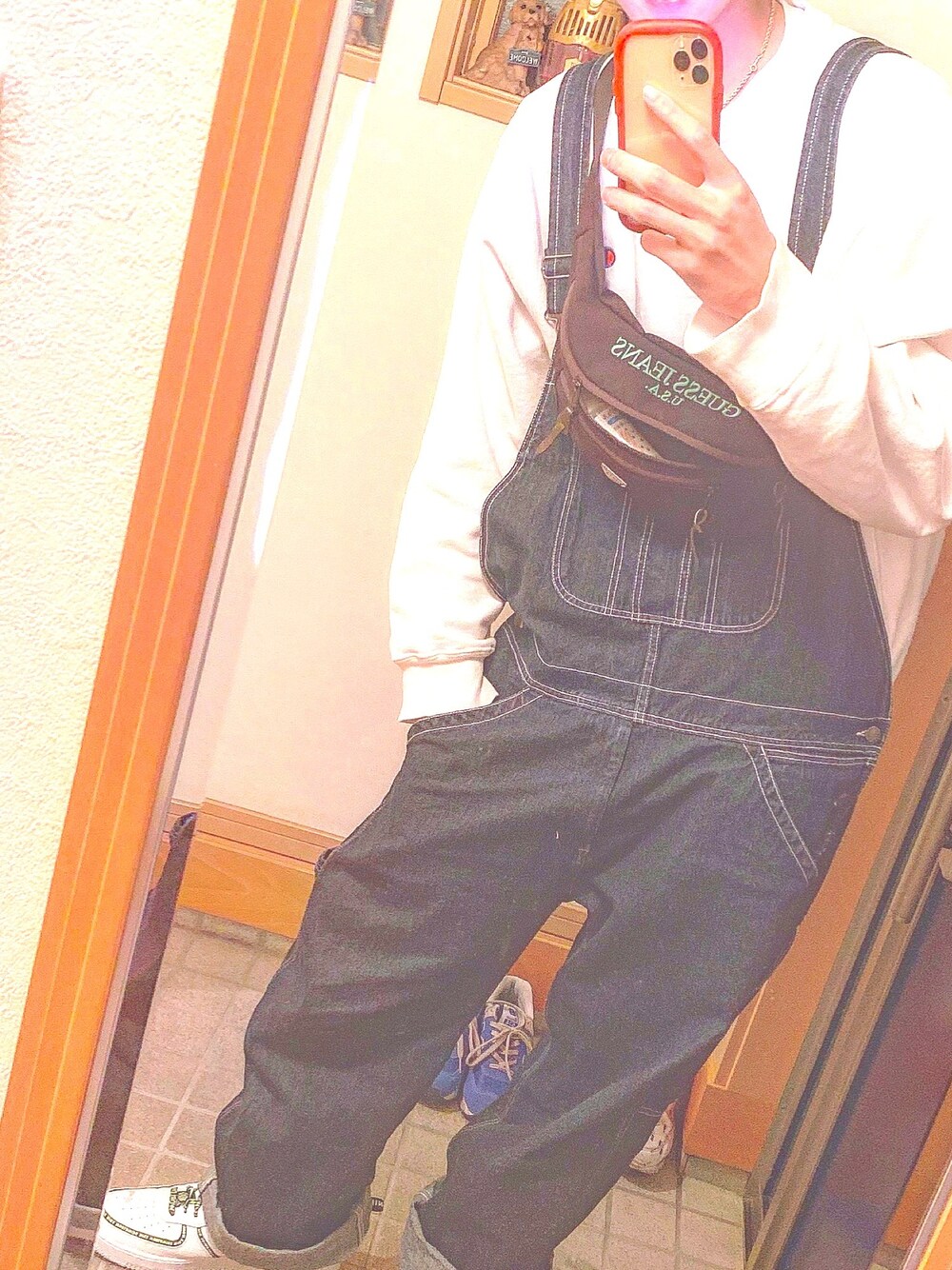「秋冬コーデ、おしゃれさんと繋がりたい、ストリート、スニーカー、休日コーデ」｜「Championのアイテム（トップス、ホワイト系）」を使った、ゆーきさん（メンズ・185cm）の冬コーディネートの1枚目の写真