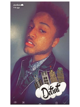 「blue」｜「アイテム（その他アウター）」を使った、Jordon McDuffieさん（メンズ・163cm）の春コーディネート