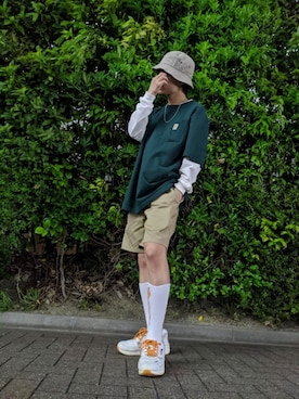 「GU（ジーユー）のアイテム（チノパンツ、ベージュ系）」を使った、kajilabo0821さん（メンズ・175cm）の春コーディネート