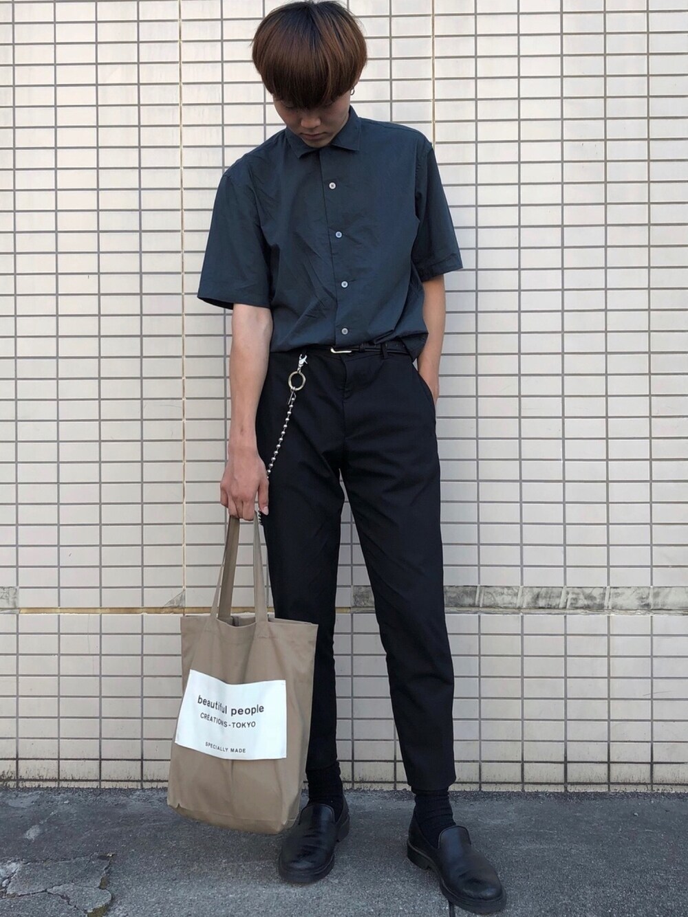 「韓国ファッション、韓国、韓国系、スラックス、ウォレットチェーン、kaiko、UNIQLO、beautiful people、革靴」｜「Toysrusのアイテム（おもちゃ、ブラウン系）」を使った、hさん（メンズ・175cm）の夏コーディネートの1枚目の写真