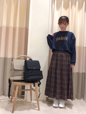 「Samansa Mos2 blue（サマンサモスモスブルー）のアイテム（スニーカー）」を使った、なかじまさん（レディース・154cm）の秋コーディネート