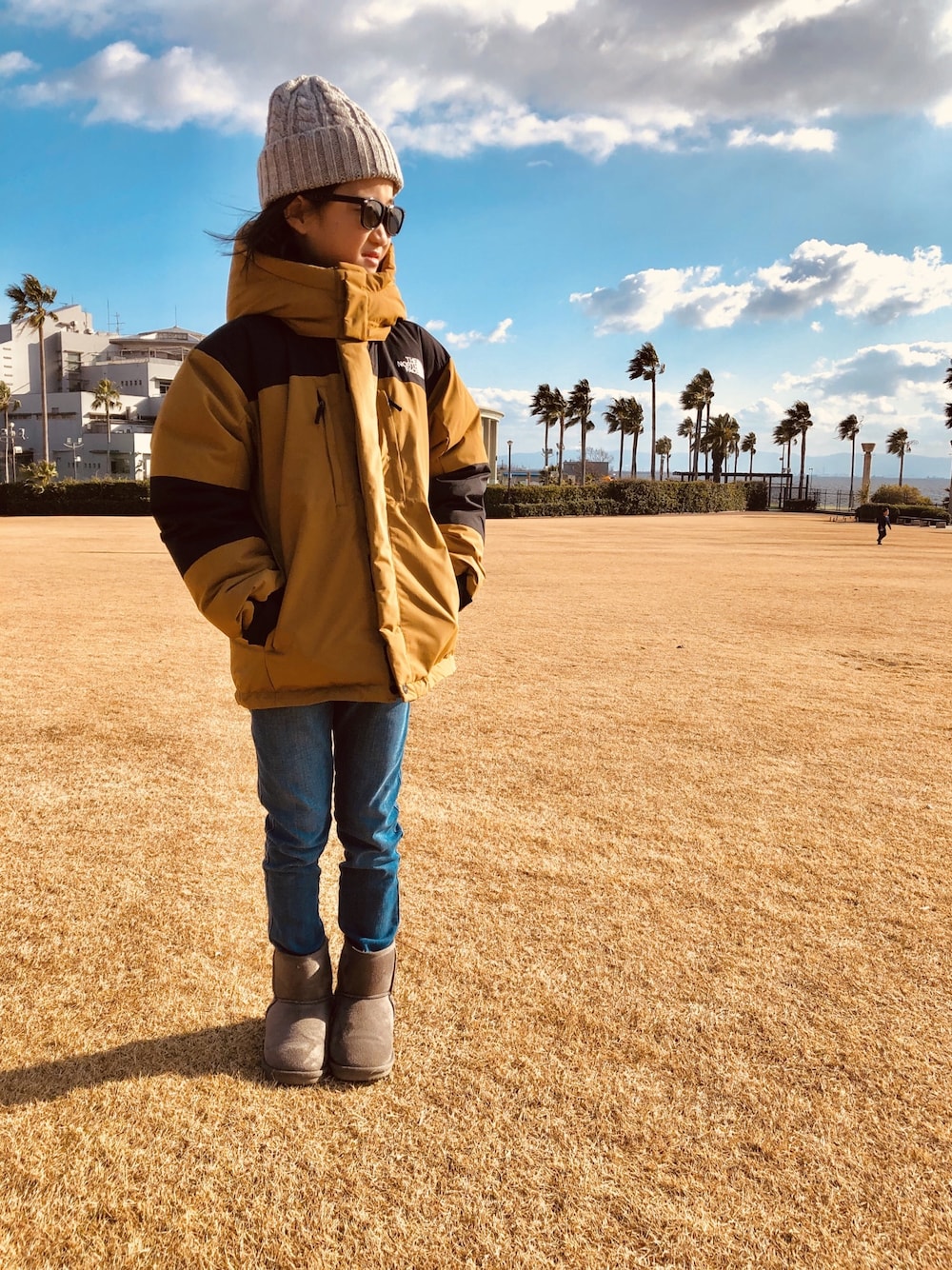 「THE NORTH FACEのアイテム（ダウンジャケット/コート、ベージュ系）」を使った、ちゃーさん（キッズ・135cm）の冬コーディネートの1枚目の写真