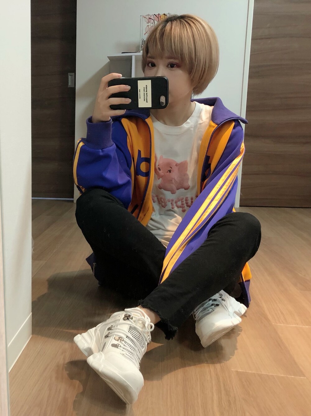 「adidas、adidas originals、ジャージ、古着、シュプリーム、supreme、PAGEBOY、スキニーデニム、ダッドシューズ、GUCCI」｜「Supreme のアイテム（Tシャツ/カットソー、ホワイト系）」を使った、adaaajoさん（レディース・165cm）の夏コーディネートの1枚目の写真