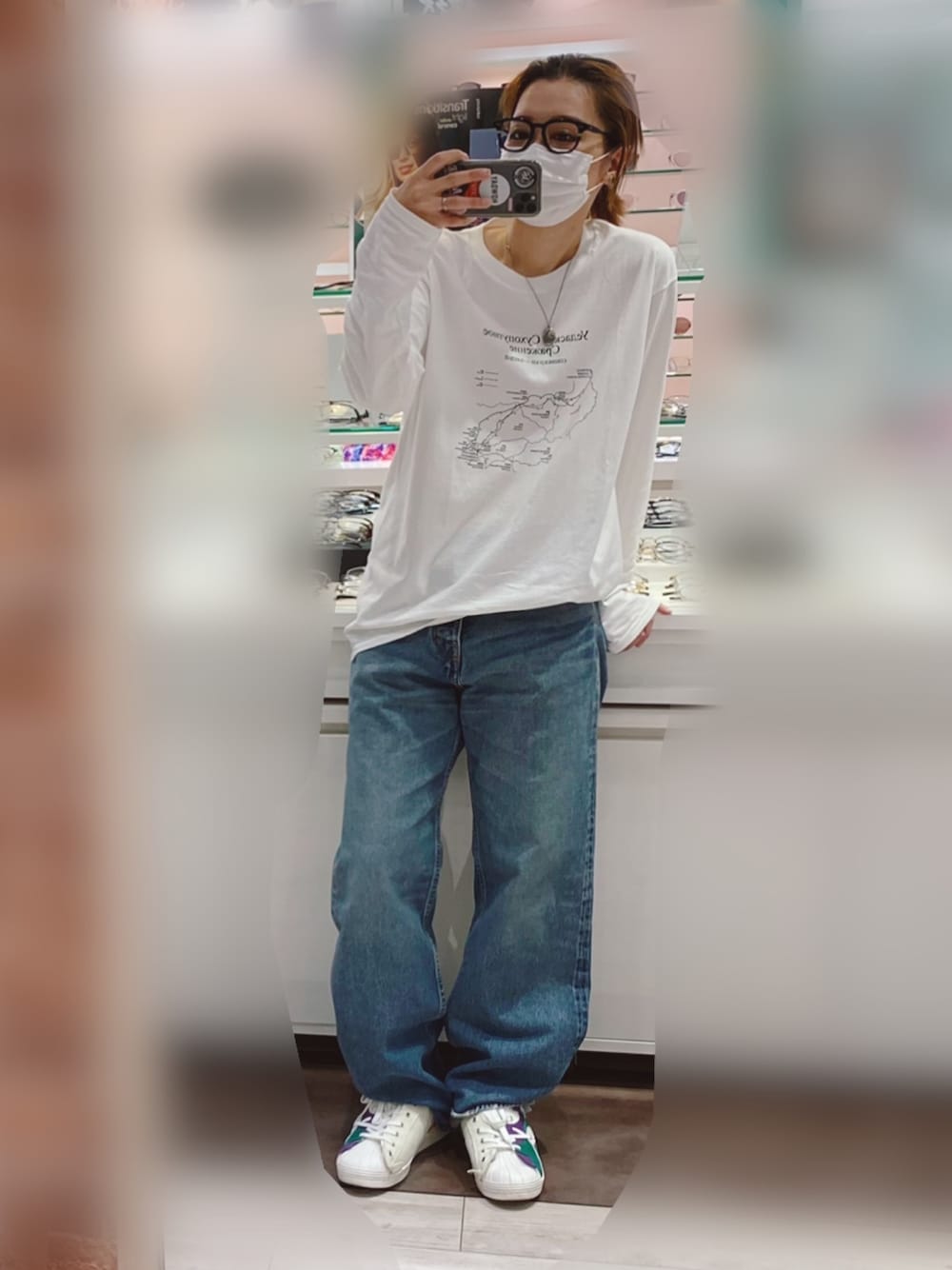 「SOSHIOTSUKI、DAIRIKU、kolor、スニーカー、ドメブラ、ロンT、カットソー、デニム」｜「SOSHI OTSUKIのアイテム（Tシャツ/カットソー、ホワイト系）」を使った、adaaajoさん（レディース・166cm）の秋コーディネートの1枚目の写真
