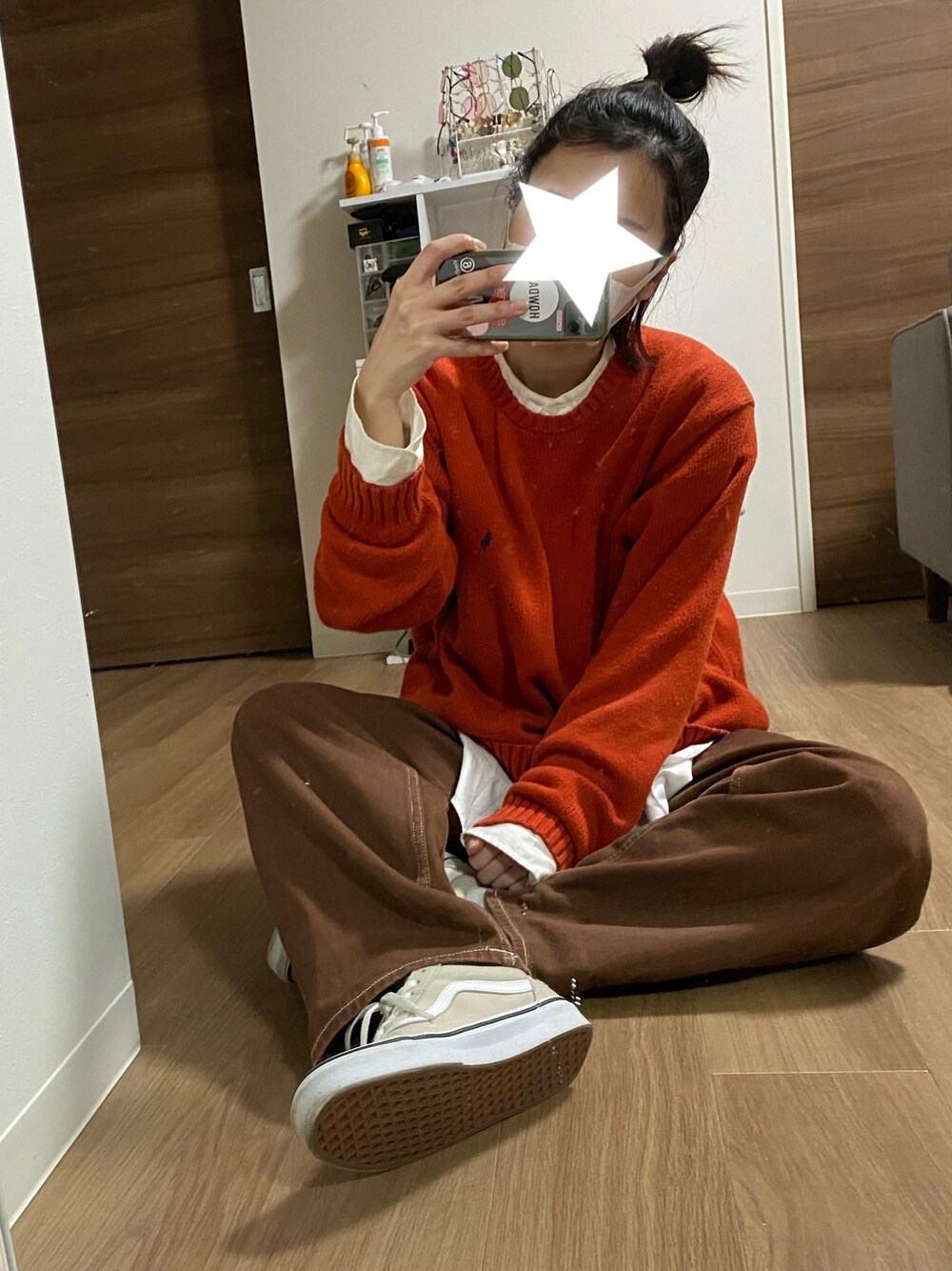 「古着、ラルフローレン、ニット、カラーパンツ、x-girl、VANS、スニーカー、メンズライク、スケータースタイル」｜「POLO RALPH LAURENのアイテム（ニット/セーター、オレンジ系）」を使った、adaaajoさん（レディース・166cm）の冬コーディネートの1枚目の写真