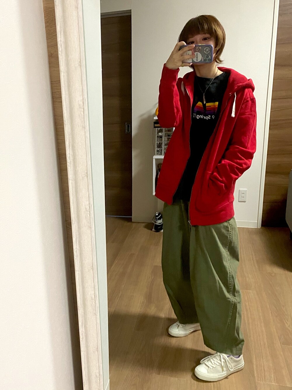 「DAIRIKU、メンズライク、古着、古着MIX、パーカー、TODAYFUL、ミリタリーパンツ、converse、skateboarding、スニーカー」｜「POLO RALPH LAURENのアイテム（パーカー、レッド系）」を使った、adaaajoさん（レディース・166cm）の夏コーディネートの1枚目の写真