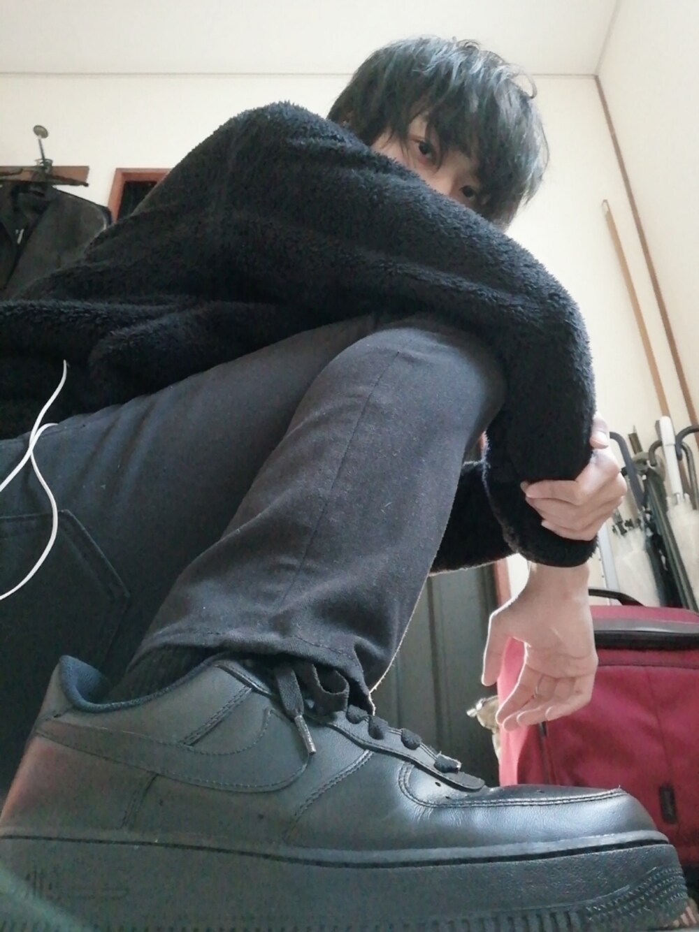 「Levis、UNIQLO、NIKE、NIKE AIR FORCE、AIR FORCE 1」｜「UNIQLOのアイテム（ジャケット/アウター、ブラック系）」を使った、Taroistさん（メンズ・178cm）の冬コーディネートの1枚目の写真