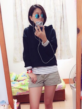 「アイテム（音楽/本・雑誌、レッド系）」を使った、Yi  Linさん（レディース・160cm）の春コーディネート