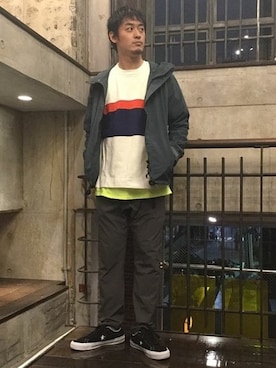「JOURNAL STANDARD（ジャーナルスタンダード）のアイテム（マウンテンパーカー）」を使った、松下 和貴さん（メンズ・177cm）の春コーディネート