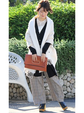 「アイテム（ストール/ショール）」を使った、LALABoutiqueさん（レディース・160cm）の冬コーディネート